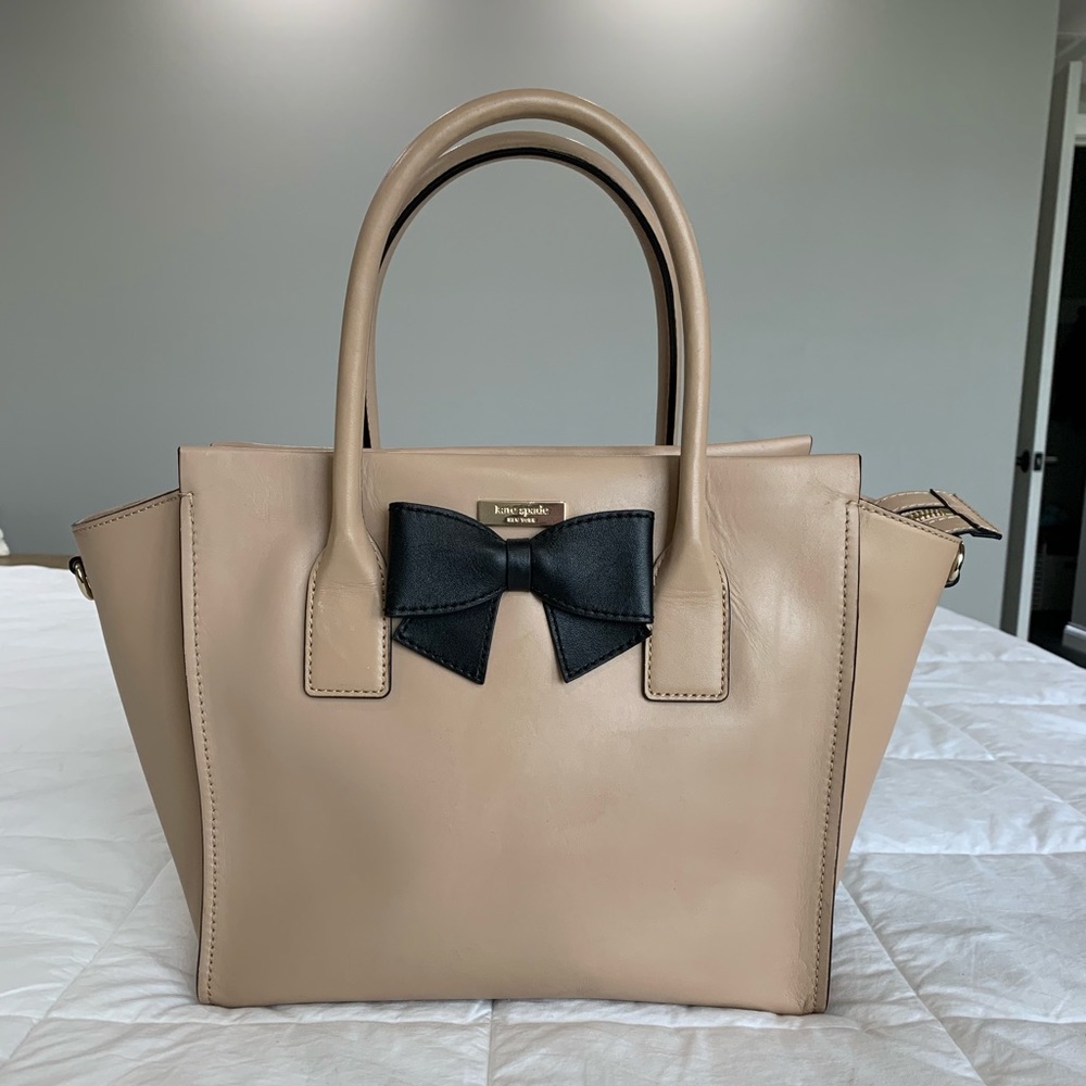 Kate Spade Hand bag with bow